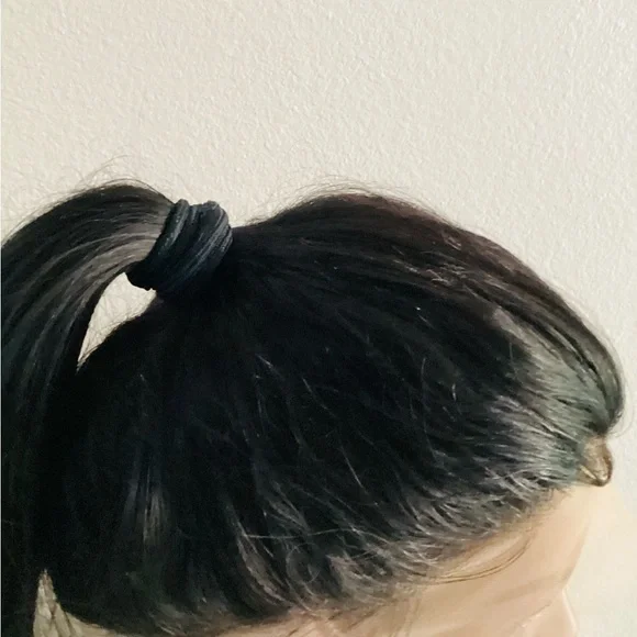 Beautiful Full lace Human Hair wig for Woman 22inch
Free parts Color natural - Picture 5 of 8